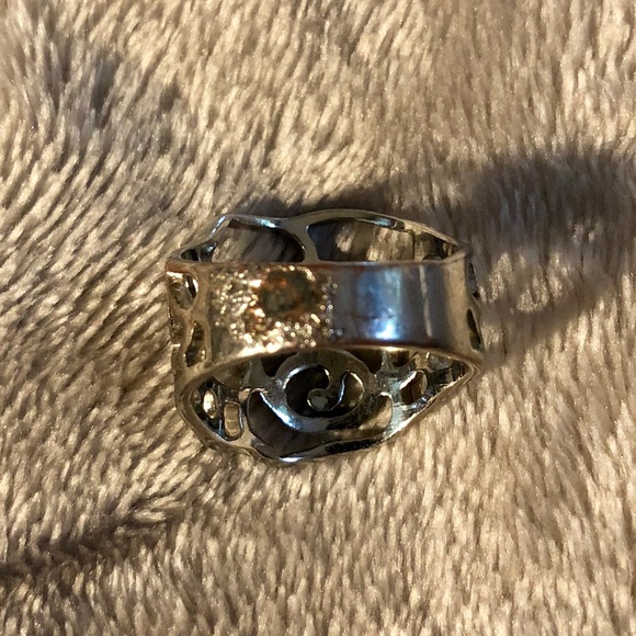 🆓Pretty silver Old Navy ring. - Picture 4 of 8